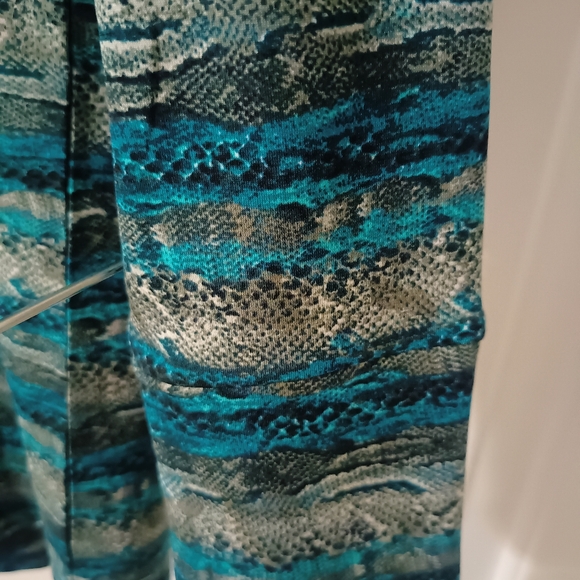 Lularoe Hi-Lo Hoodie Small - Picture 13 of 13